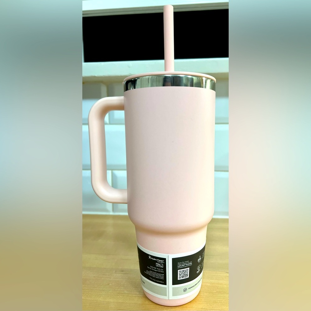 NWT 40oz Hydroflask - Pink